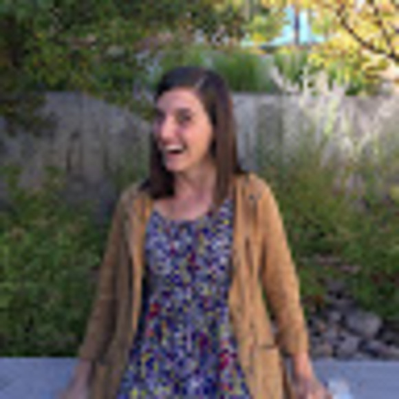 Meet your Posher, Laura - Picture 1 of 1